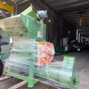 Máy băm nhựa PET có bộ đẩy 800mm