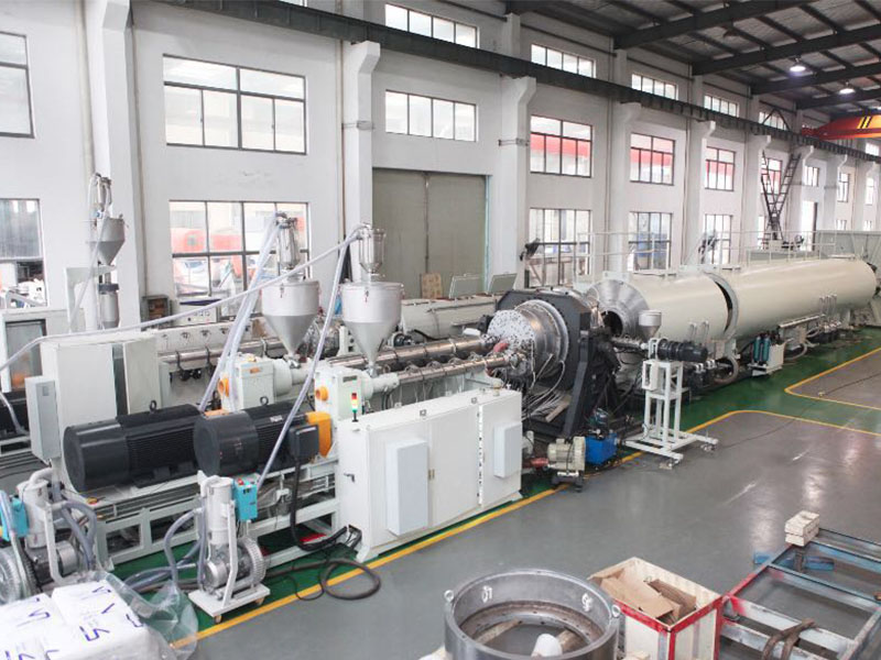 Máy sản xuất ống HDPE