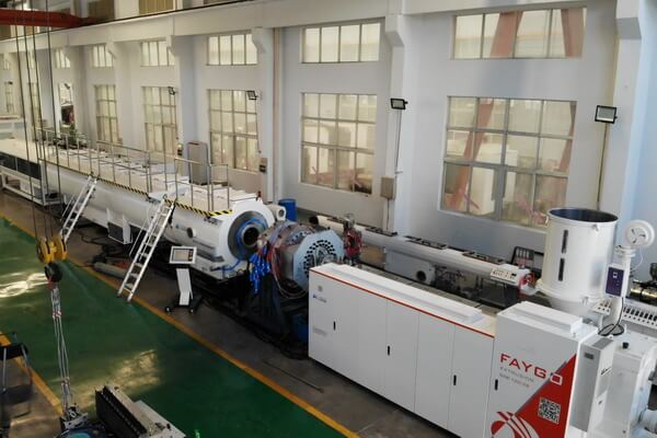 Máy đùn sản xuất ống nhựa