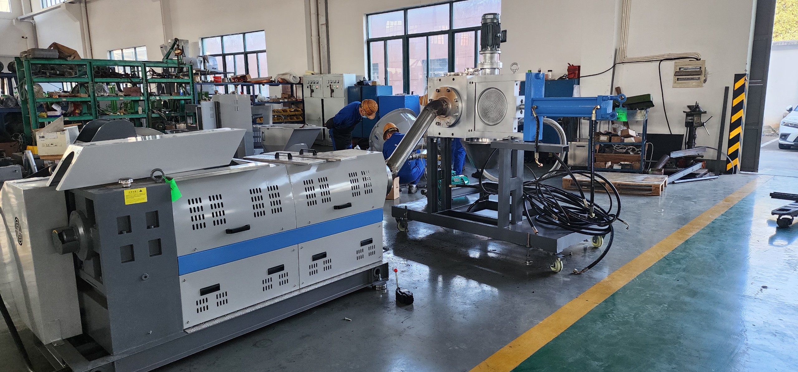 Máy tạo hạt nhựa sản xuất tại việt nam