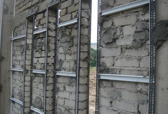 Nẹp nhựa PVC sử dụng trong xây dựng.