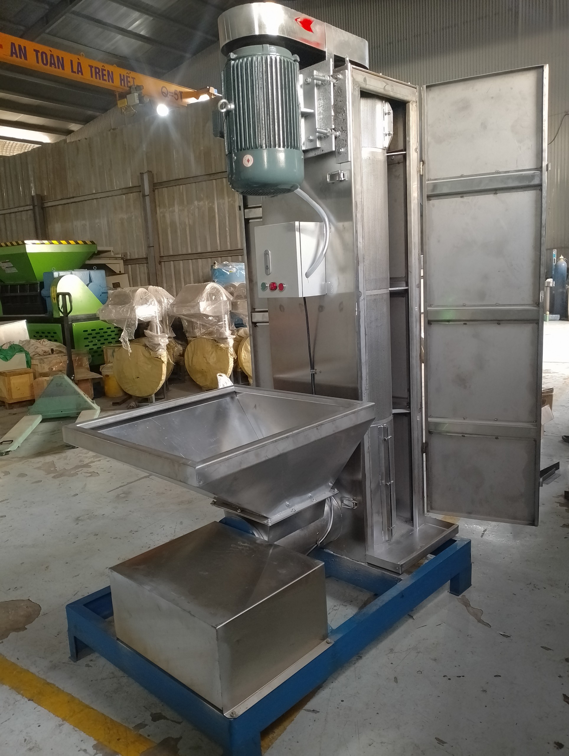 Máy vắt nhựa ly tâm