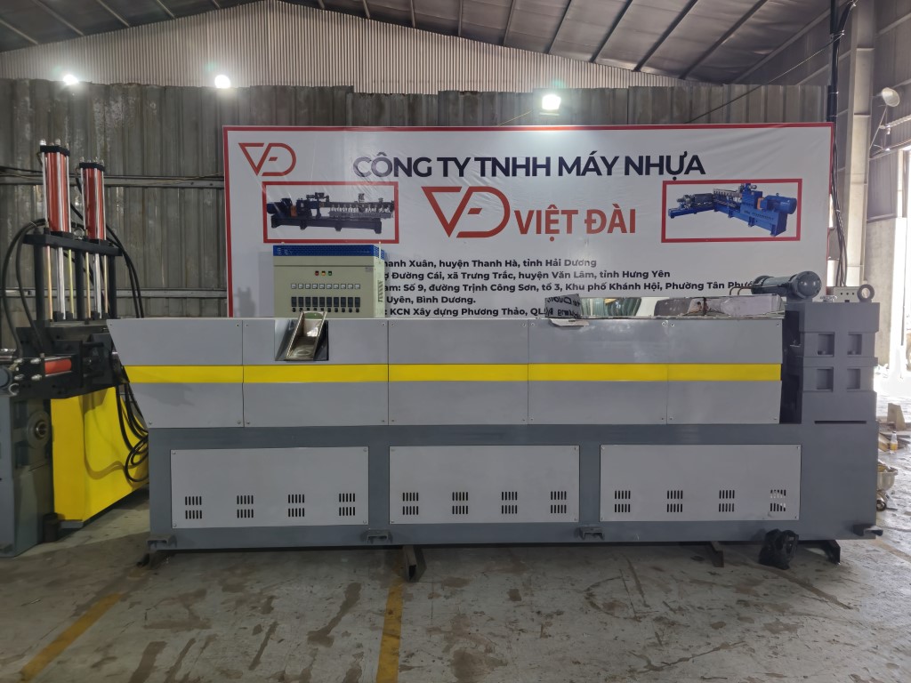 máy đùn chính tạo hạt nhựa tái sinh