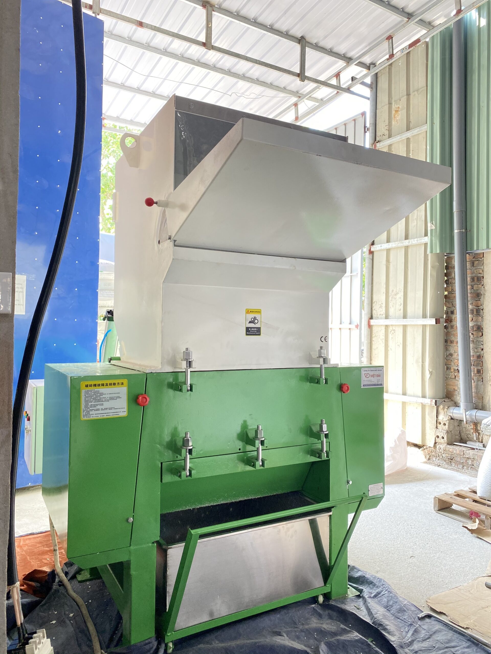 Máy xay nhựa cục, xay nhựa đầu keo