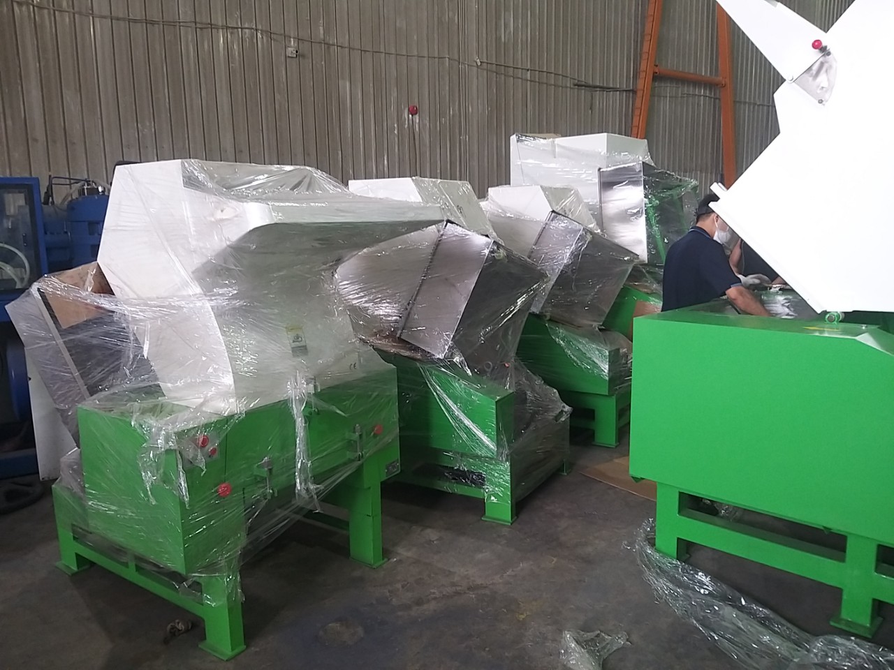 máy xay nhựa sử dụng cho tái chế